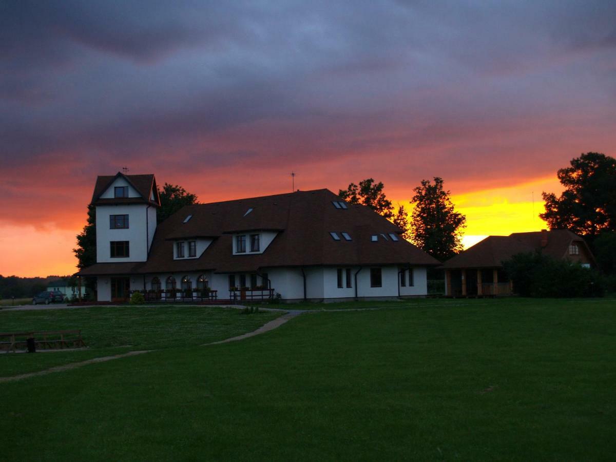 Guesthouse Cetri Veji Turkalne Экстерьер фото